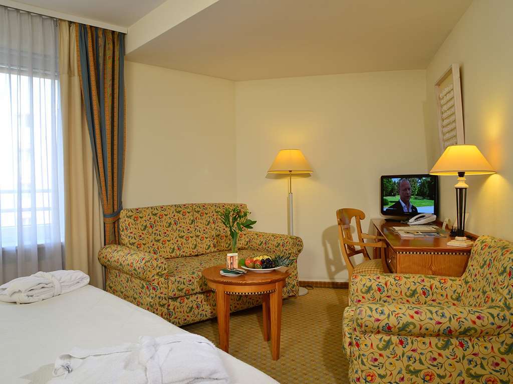 Domicil By Golden Tulip Hotel 4*